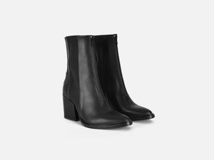 pregis moya zip boot black leather designed in London
