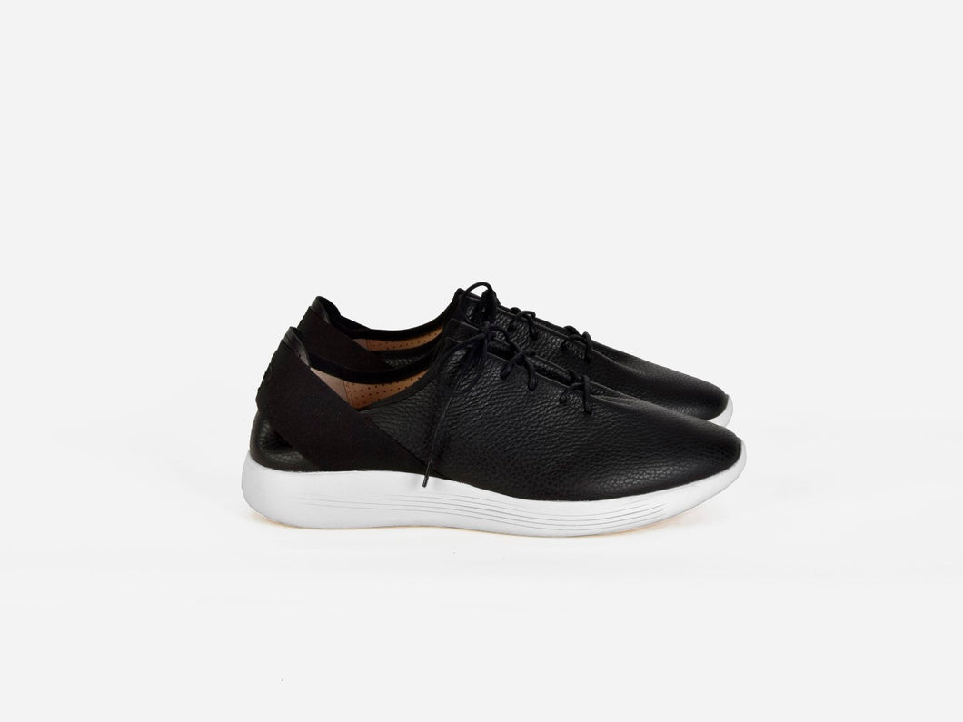 pregis pro sneaker black leather extralight sole designed in London